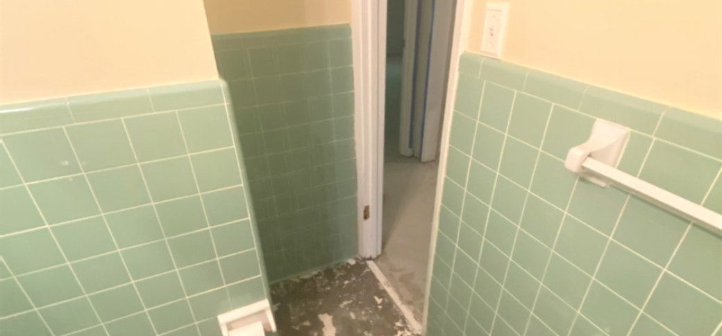 green bathroom wall tile