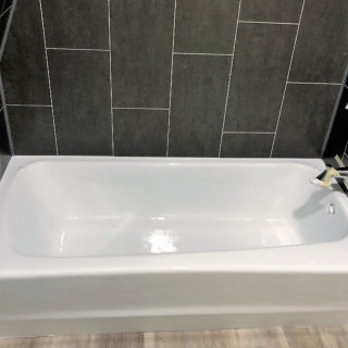 reglazed white bathtub
