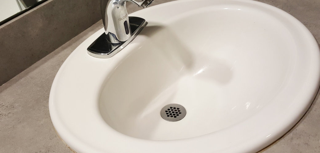 standard bathoom sink