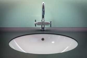 white standard sink